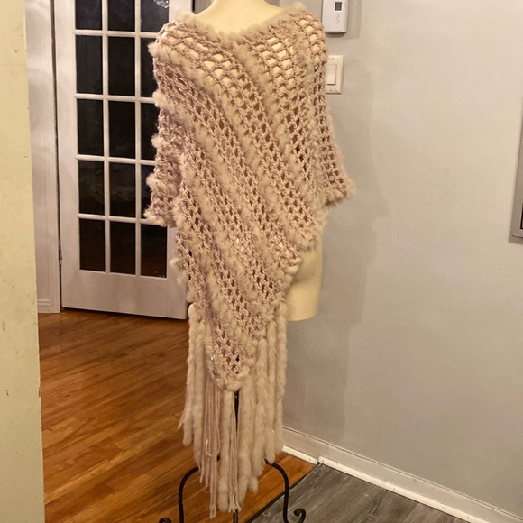 Eva Eva knit 🧶 and fur asymmetrical Poncho - Picture 4 of 10